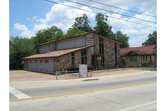 More Photos Of 4120 Lyons Ave, Houston Office Residential For Lease