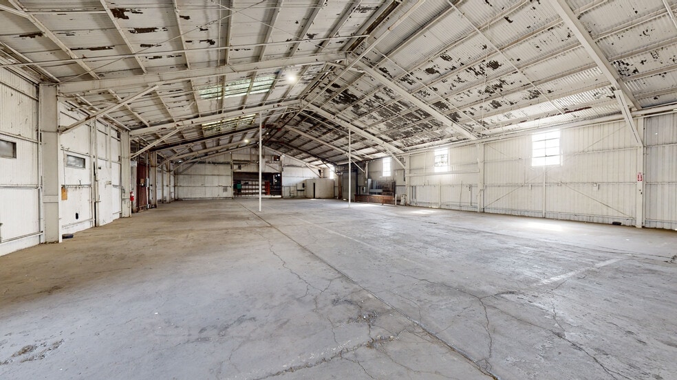 More Photos Of 3200 E Central Ave, Fresno Warehouse For Lease