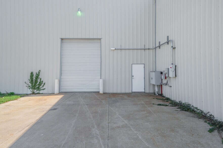 More Photos Of 8914 Green Valley Dr, Manhattan Manufacturing For Sale