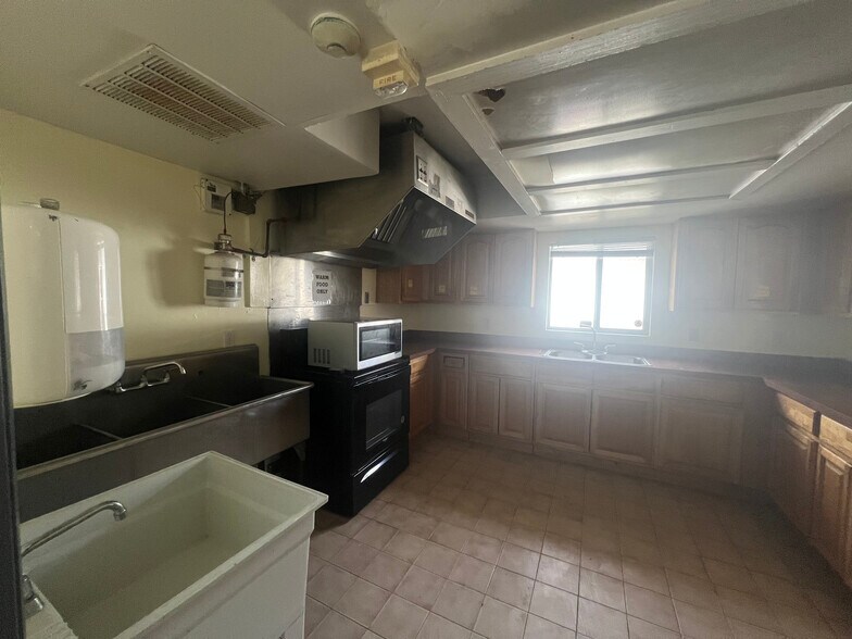 More Photos Of 4527 Carter St, Orlando Daycare Center For Lease