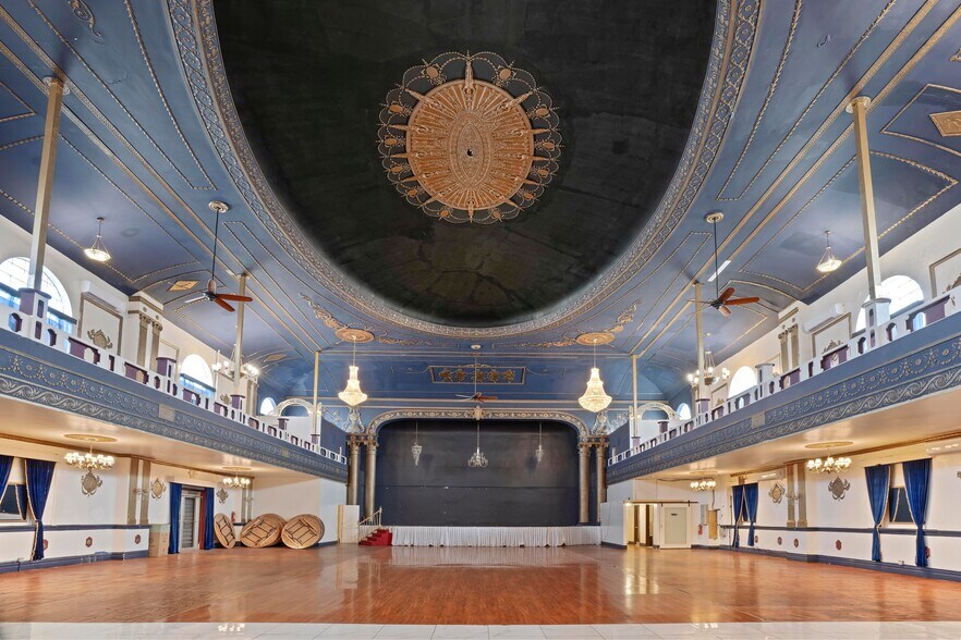 More Photos Of 5670 58th St, Flushing Lodge Meeting Hall For Sale