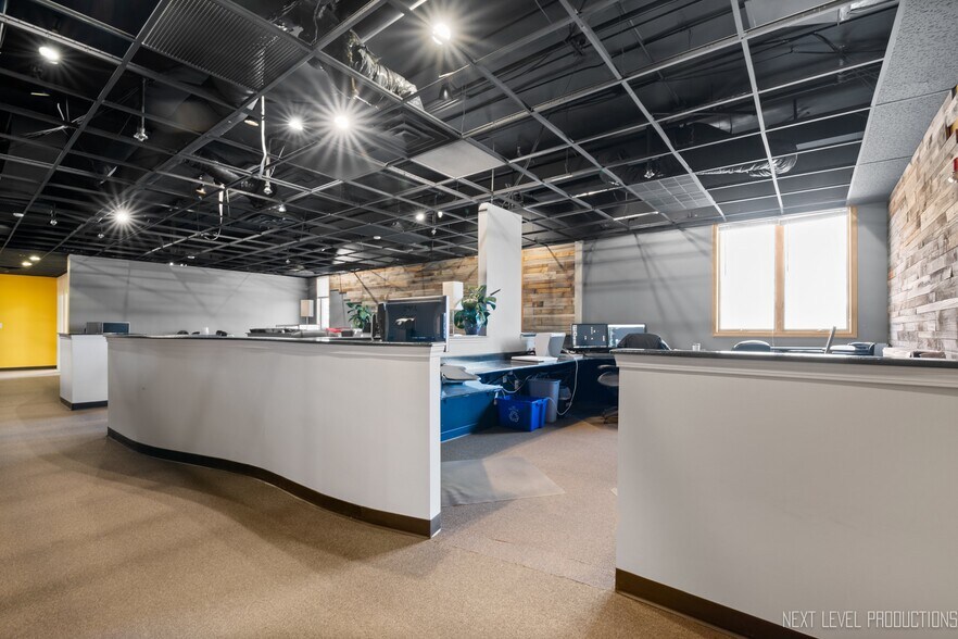 More Photos Of 850 W Bartlett Rd, Bartlett Medical For Sale