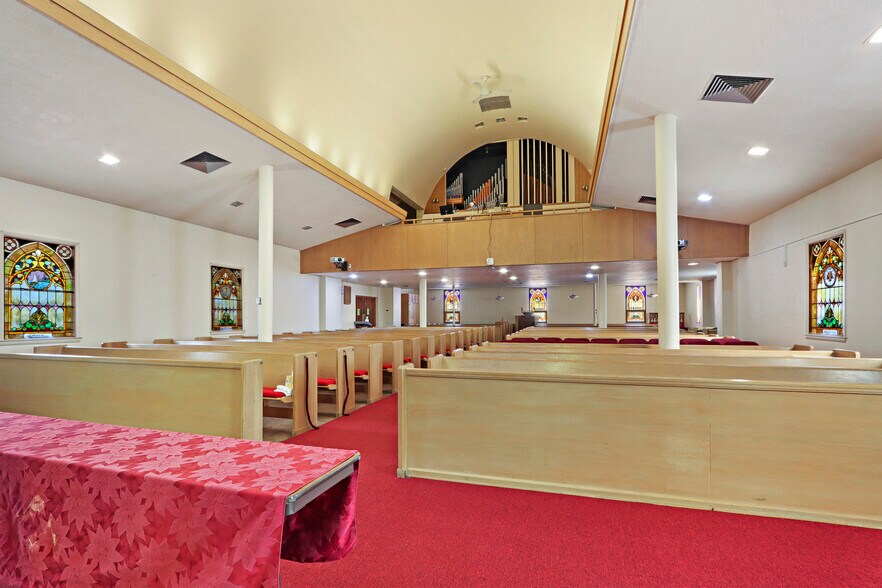 More Photos Of 2006 60th St, Kenosha Religious Facility For Sale