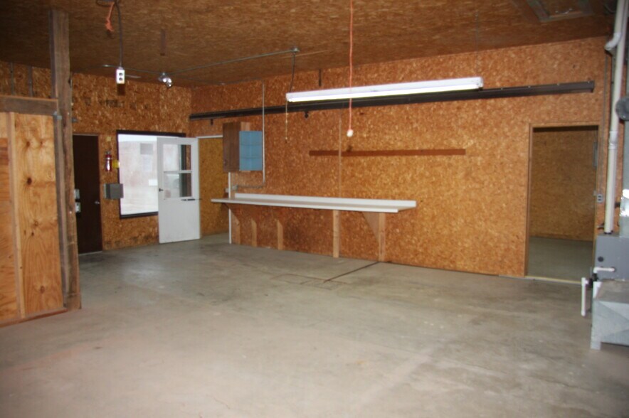 More Photos Of 310 Main St, Scribner Storefront For Sale