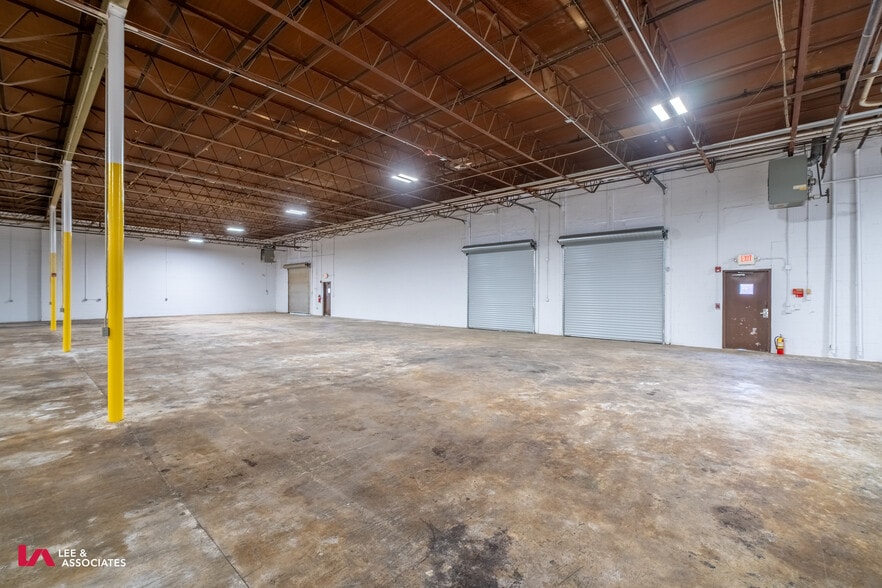 More Photos Of 5070 Minola Dr, Stonecrest Distribution For Sale