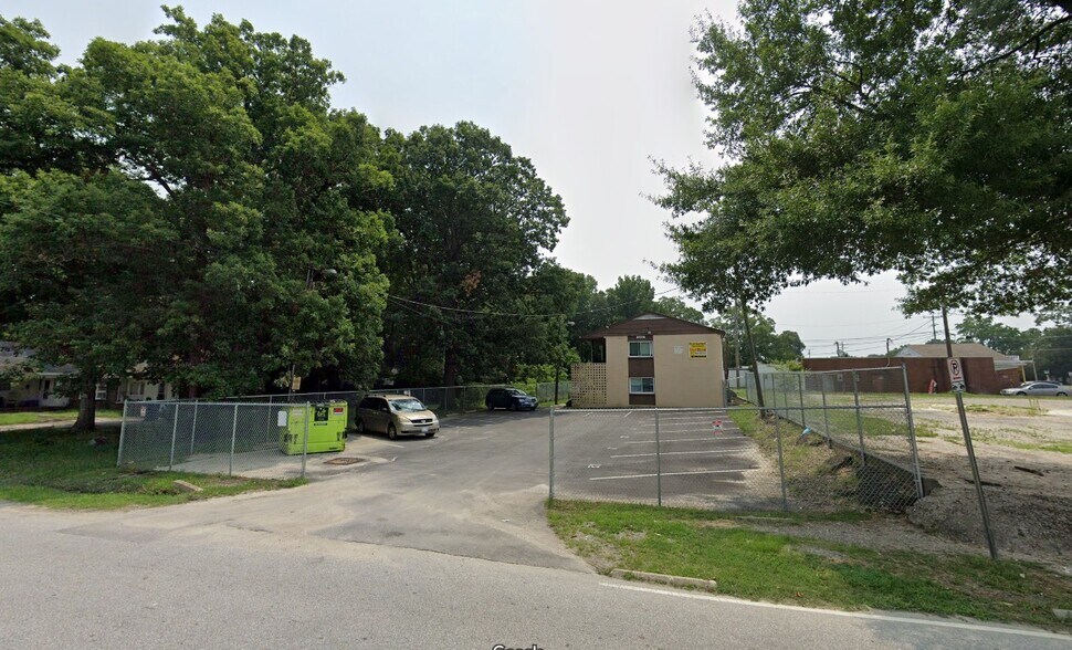 More Photos Of 600 74th St, Newport News Apartments For Sale