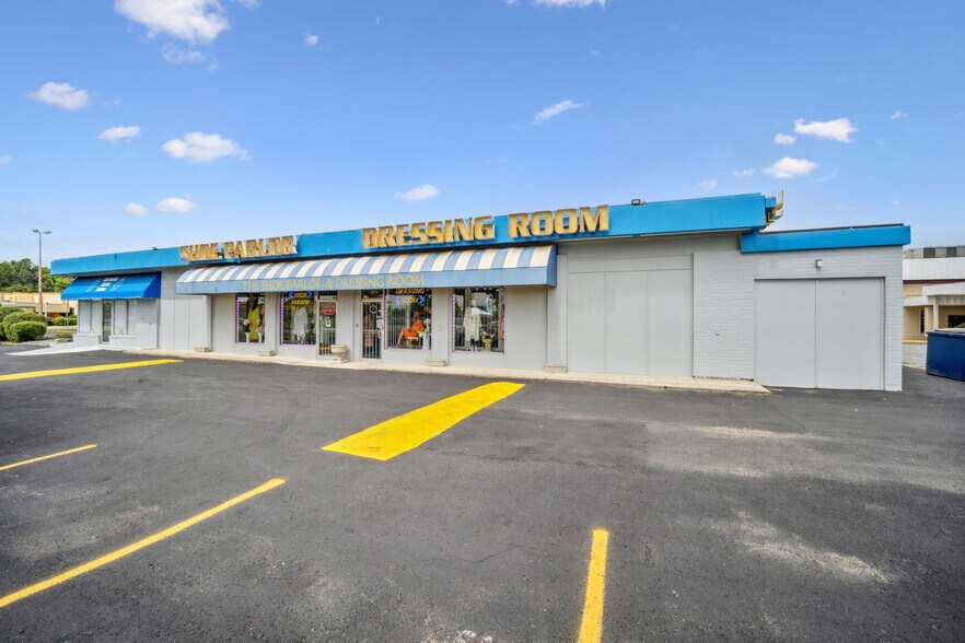 More Photos Of 5061 Allentown Rd, Suitland General Retail For Sale