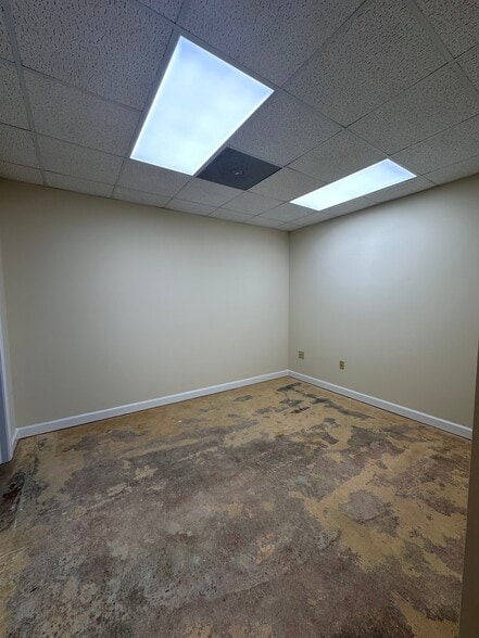 More Photos Of 3721 Lynn Rd, Raleigh Unknown For Lease