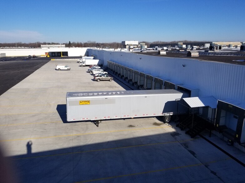 More Photos Of 6600 New Venture Gear Dr, East Syracuse Manufacturing For Lease