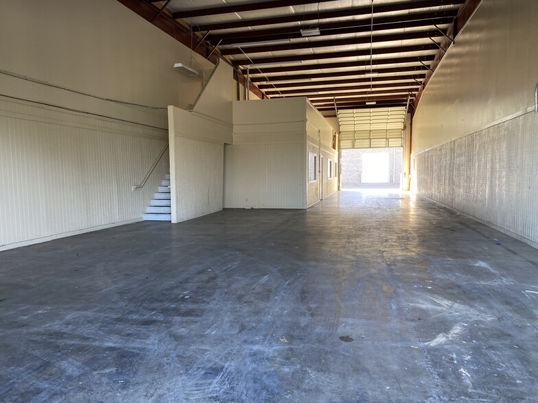 More Photos Of 5708 N Shepherd Dr, Houston Unknown For Lease