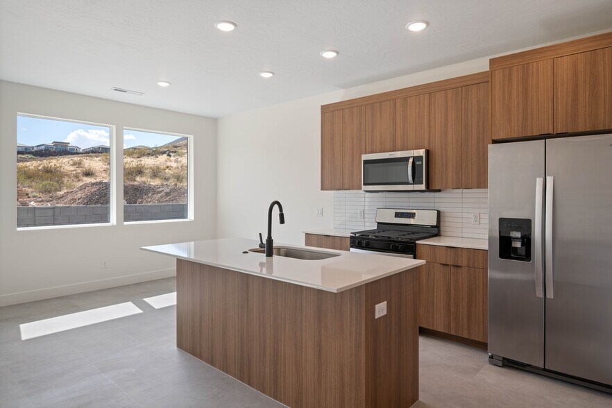 More Photos Of 1935 W 250 S, Hurricane Apartments For Sale