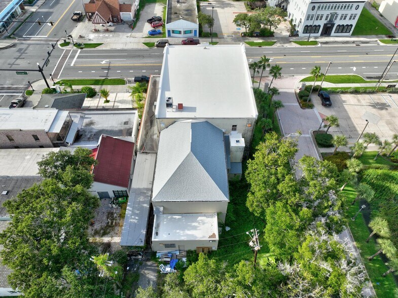 More Photos Of 135 Orange Ave, Daytona Beach Storefront For Sale