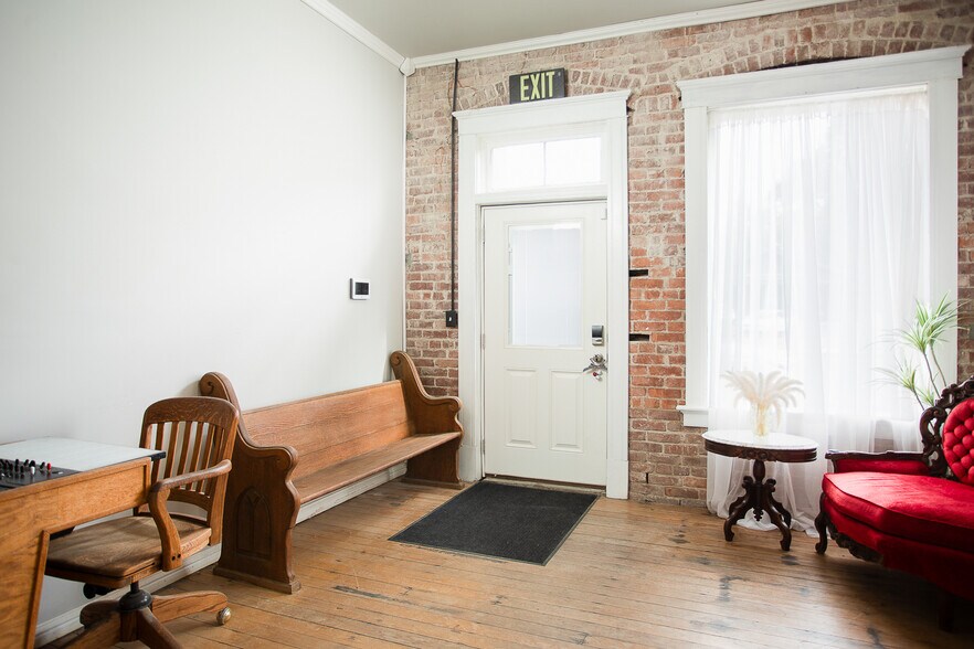 More Photos Of 479 B St, Biggs Storefront Retail Office For Sale