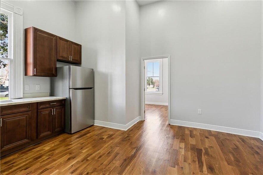 More Photos Of 1100 N Broad Ave, New Orleans Storefront Retail Residential For Sale