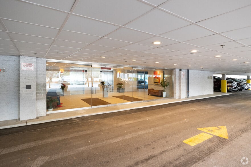 More Photos Of 490 Wheeler Rd, Hauppauge Office For Lease