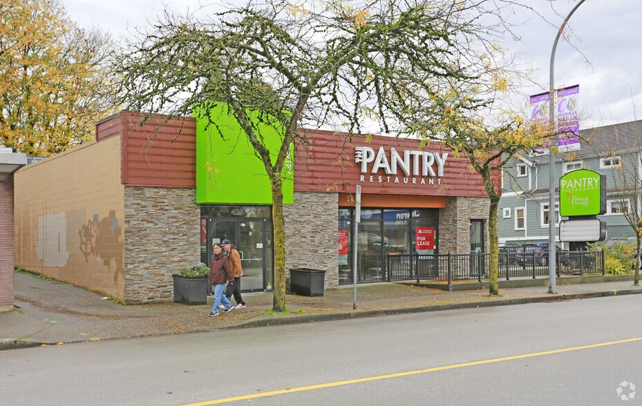More Photos Of 425 6th St, New Westminster Restaurant For Sale