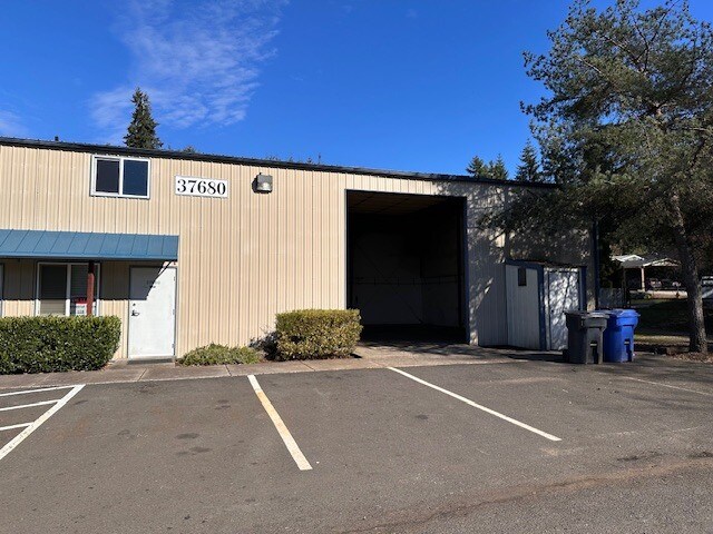More Photos Of 37680 Ruben Ln, Sandy Industrial For Lease