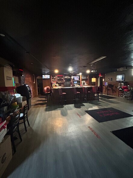 More Photos Of 546 E Dixie Dr, West Carrollton Bar For Sale