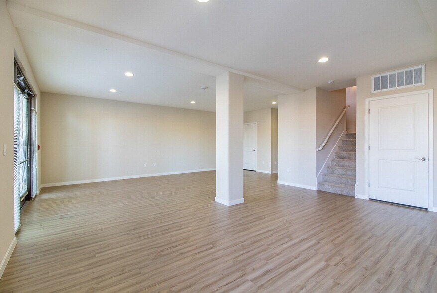 More Photos Of 1271 Lawrence Station Rd, Sunnyvale Apartments For Lease