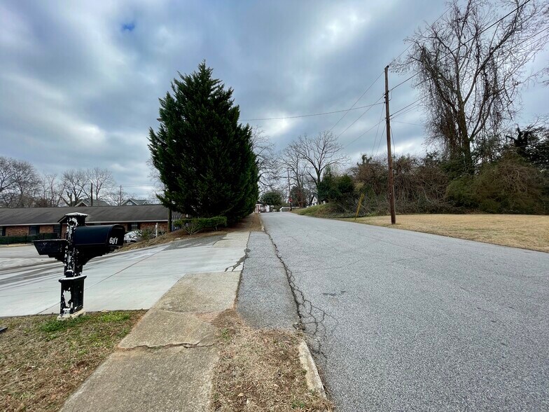 More Photos Of 601 Coleman St, Atlanta Assisted Living For Sale