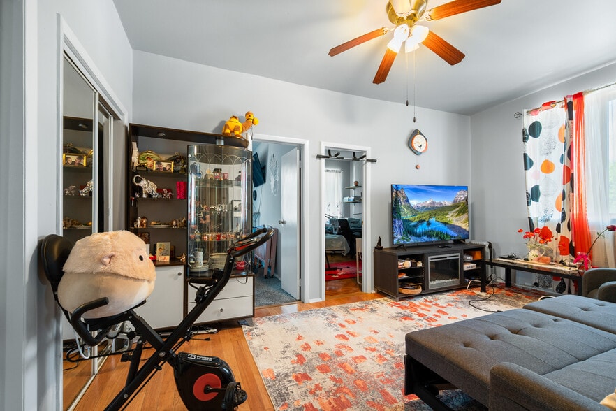 More Photos Of 2101 76th St, Brooklyn Flex For Sale
