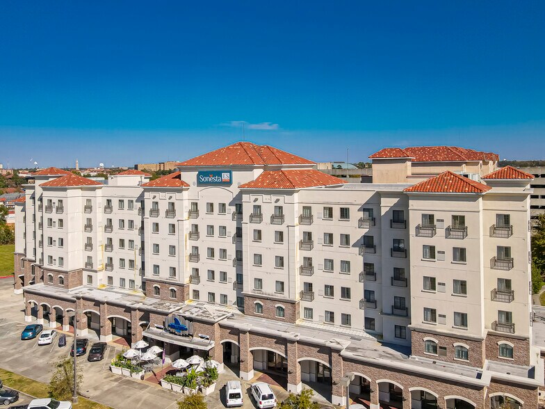 More Photos Of 4001 Nicholson Dr, Baton Rouge Hotel For Lease