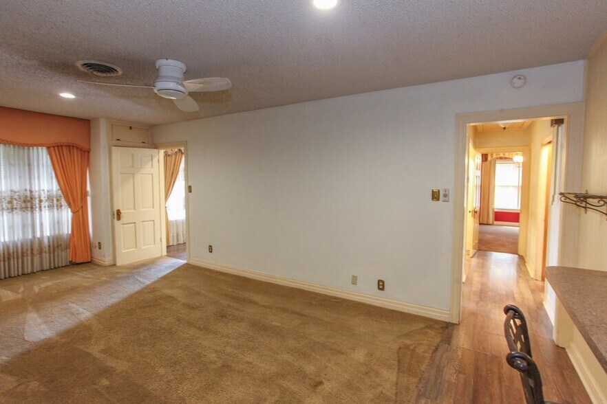 More Photos Of 1201 E 11th Pl, Big Spring Specialty For Sale