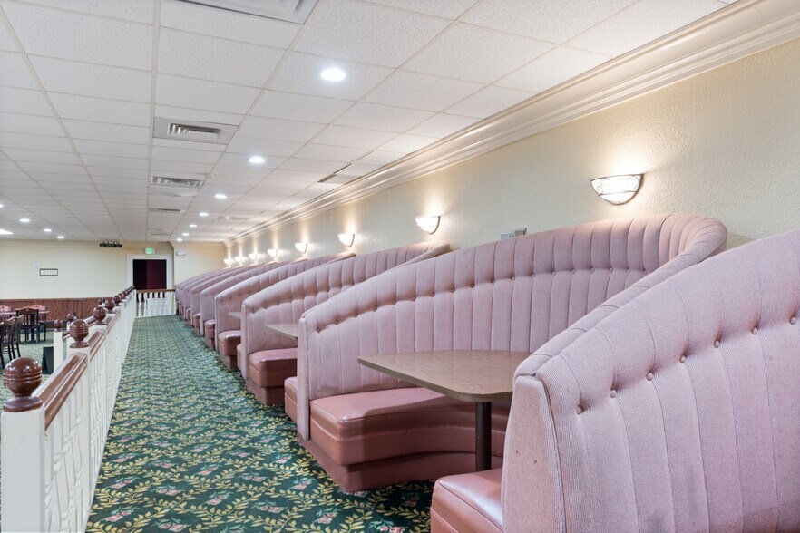 More Photos Of 1530 Cleveland Rd, Sandusky Hotel For Sale