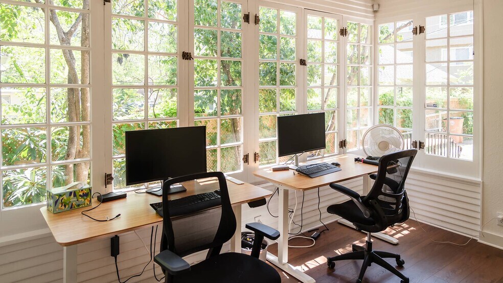 More Photos Of 603 W 18th St, Austin Office For Lease