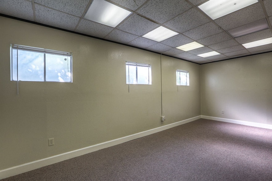 More Photos Of 6907 Almeda Rd, Houston Office For Sale