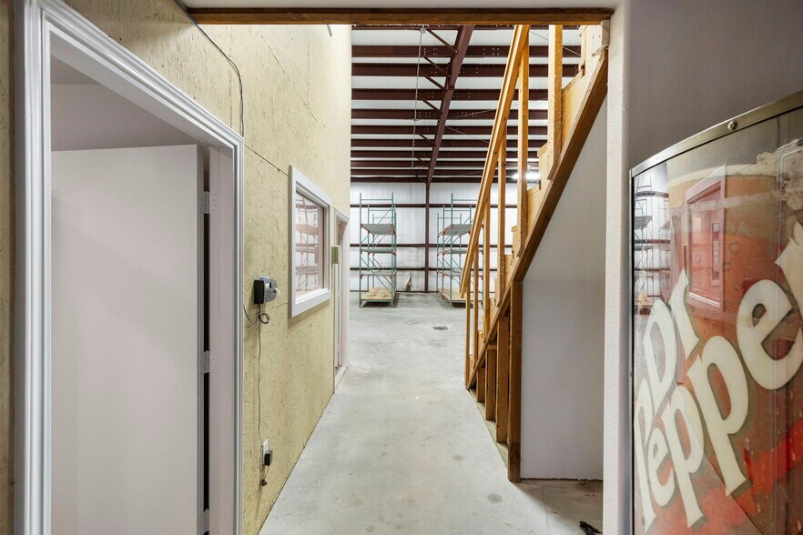 More Photos Of 8711 Hufsmith Kuykendahl Rd, Tomball Industrial For Sale