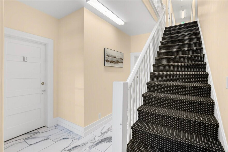 More Photos Of 628 Waverley St, Palo Alto Apartments For Sale