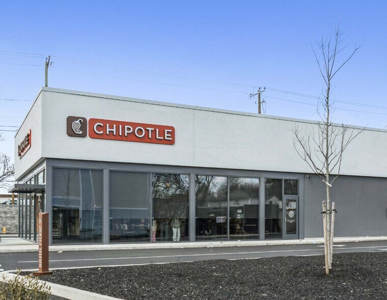 More Photos Of 1655 Boston Rd, Springfield General Retail For Sale