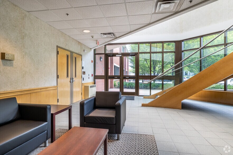 More Photos Of 350 Myles Standish Blvd, Taunton Flex For Lease