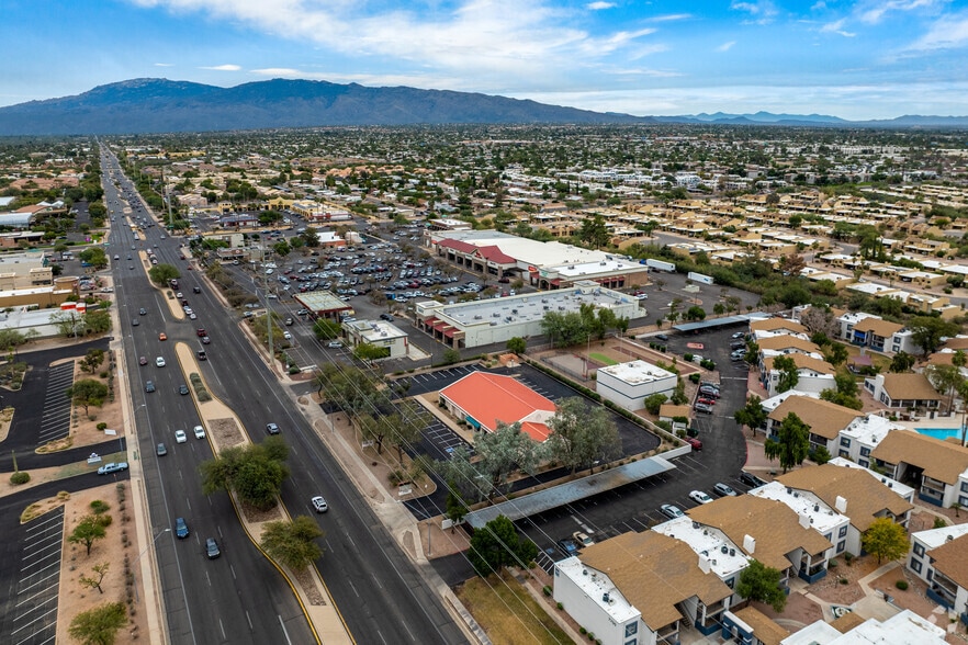 More Photos Of 7740 E Speedway Blvd, Tucson Freestanding For Lease