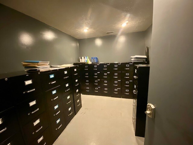 More Photos Of 703 W 13th St, Muncie Warehouse For Sale