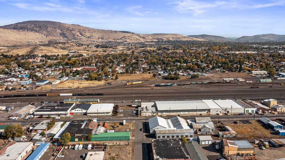More Photos Of 615 S Spring St, Klamath Falls Warehouse For Lease