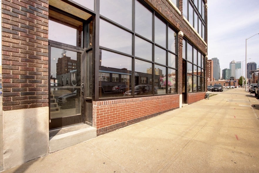 Primary Photo Of 1816 Walnut St, Kansas City Office For Sale