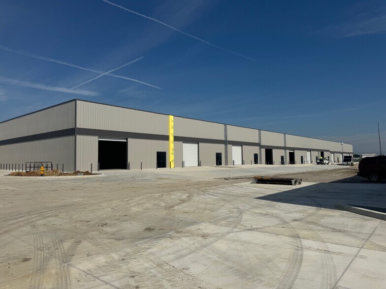 More Photos Of 6240 E 15th St, Tulsa Unknown For Lease