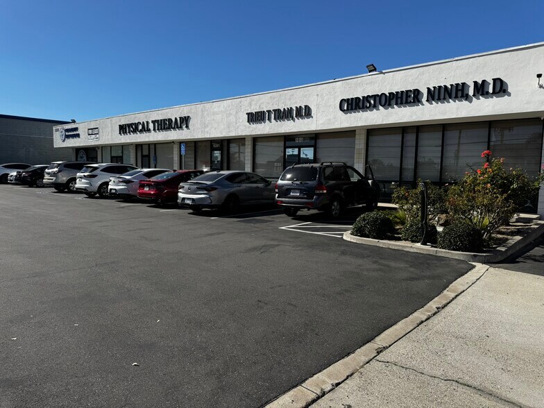 More Photos Of 15191 Beach Blvd, Westminster Unknown For Lease
