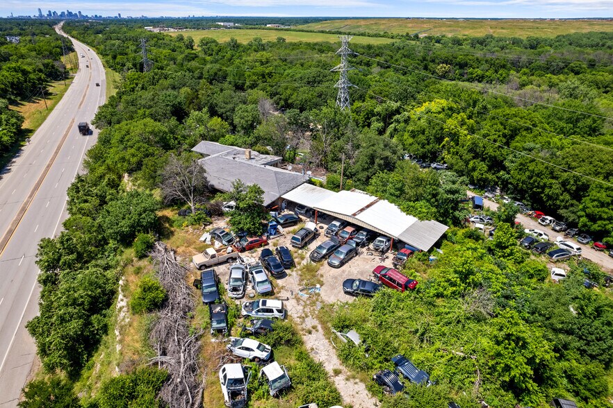 More Photos Of 10466 Central Expy, Dallas Auto Salvage Facility For Sale