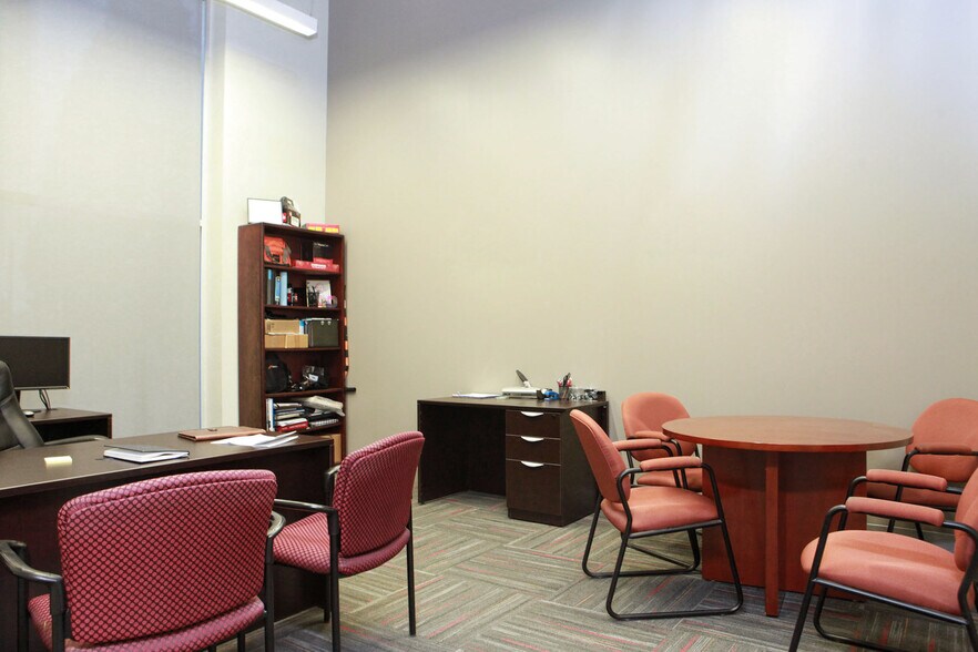 More Photos Of 817 E 4th St, Tulsa Showroom For Sale