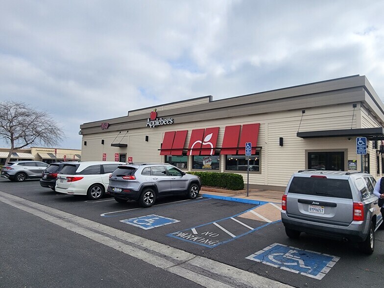 More Photos Of 98 E Shaw Ave, Clovis Restaurant For Sale