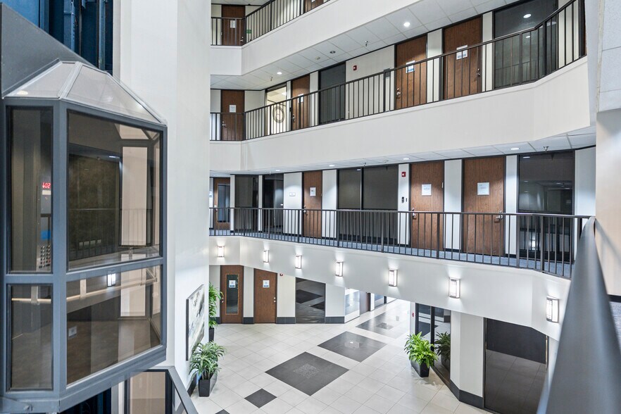 More Photos Of 2656 S Loop W, Houston Office For Lease