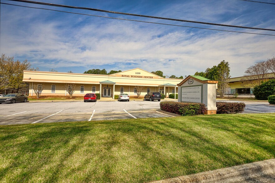 More Photos Of 1229 Royal Dr, Conyers Office For Sale