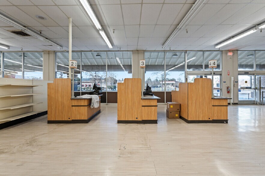 More Photos Of 1701 Airline Hwy, Hollister Freestanding For Lease
