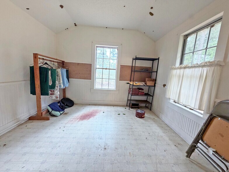 More Photos Of 4733 State Highway 37 N, Clarksville Religious Facility For Sale