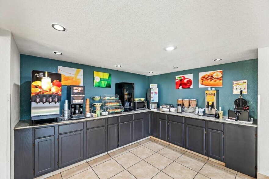 More Photos Of 1035 Highway 49 S, Richland Hotel For Sale