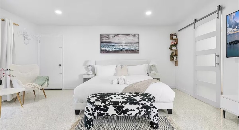 More Photos Of 333 Palm St, Hollywood Apartments For Sale
