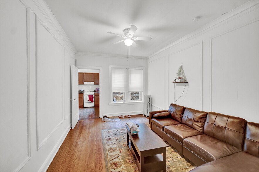 More Photos Of 1024 Noyes St, Evanston Apartments For Sale